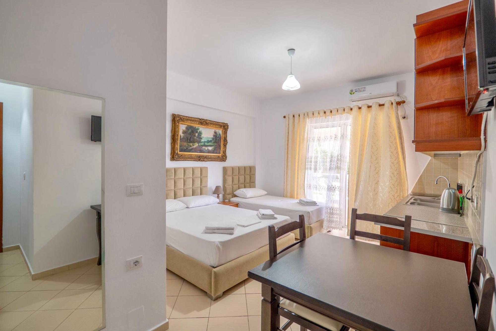 Eleni Guest House ซารานเดอ ภายนอก รูปภาพ